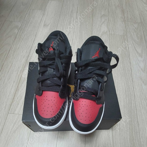 나이키 에어 조던 1 로우 / Air Jordan 1 Low BG Black, Gym Red & White