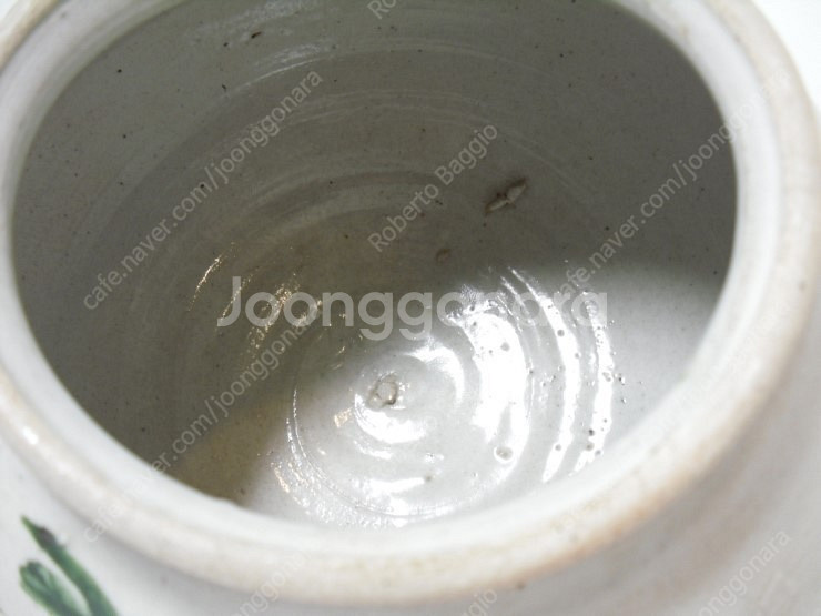 조선시대 청송가마에서 제작된 철화문 백자단지--2