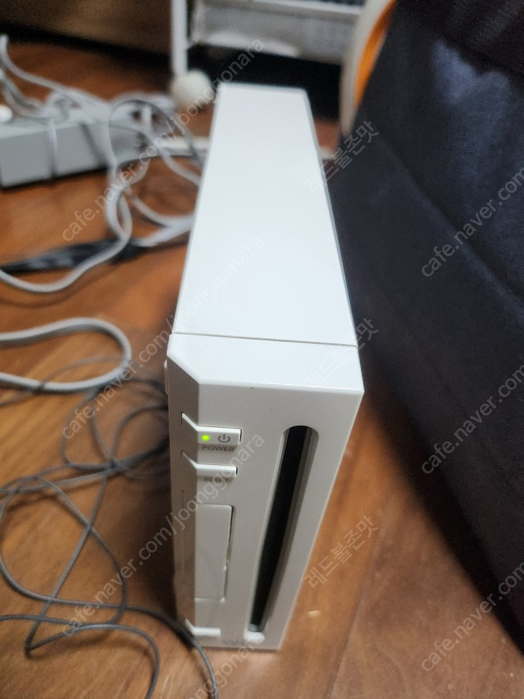 wii 본체 + resort 일괄 3만원--0