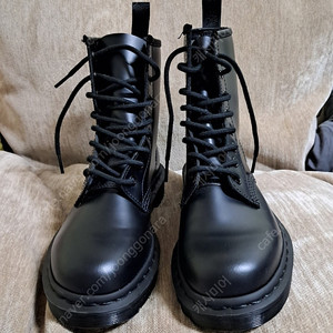 닥터마틴 8홀 1460모노 신품급상태 230~235 이미지