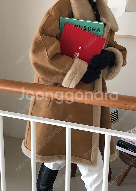 제이투유 (새상품) 캐롤 무스탕--1