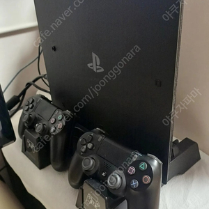 ps4 pro 2tb 풀셋 a급 판매합니다.(CUH-7218C)