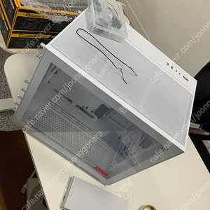 리안리 O11 AIR MINI WHITE 박스만 없는 새상품급 판매합니다.