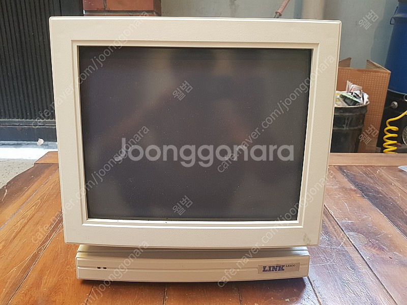 오래된 컴퓨터 모니터인지 용도불명--0