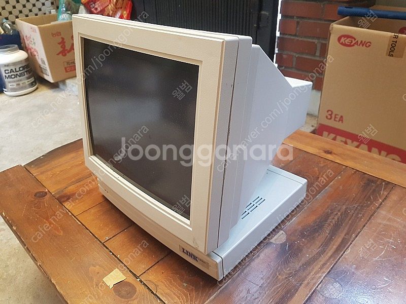오래된 컴퓨터 모니터인지 용도불명--1