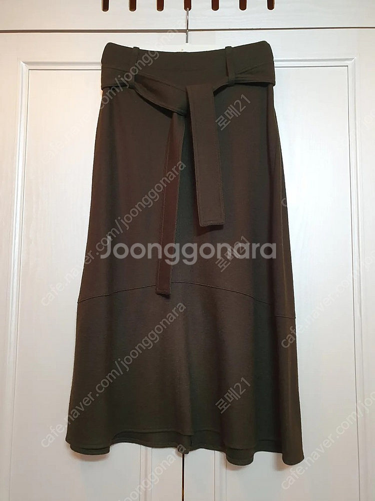 빈스 미디 울 스커트 00 사이즈 팝니다. 롱 치마 vince belted wool midi skirt--3