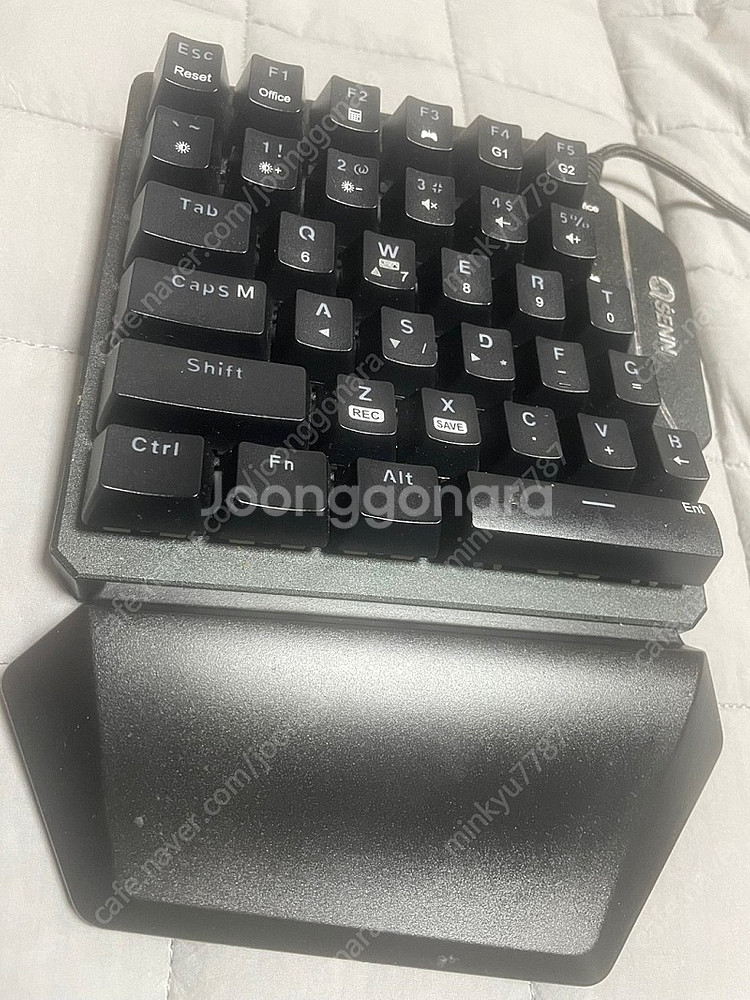 한손 키보드 큐센(갈축) 팝니다--1