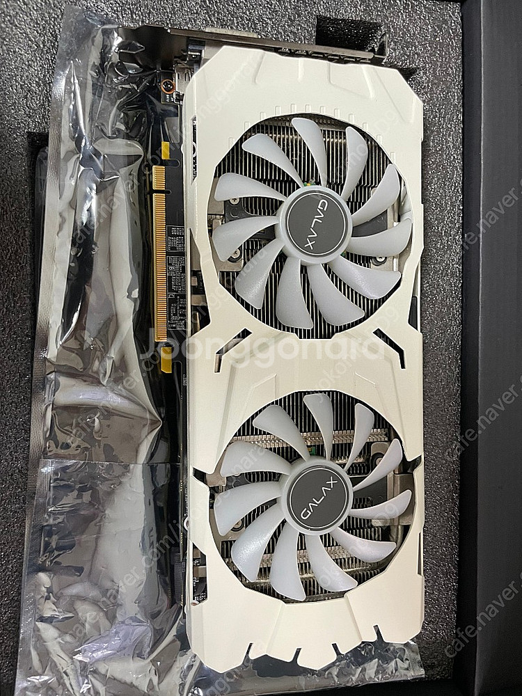 GTX 1070ti 갤럭시 화이트 개간지 그래픽카드--1