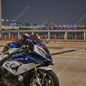 BMW S1000RR ABS PRO 스페셜컬러 2016년식 키로수 적고 정비이력 확실함 판매합니다.