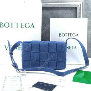 보테가베네타 BOTTEGA VENETA 카세트 데님 숄더백