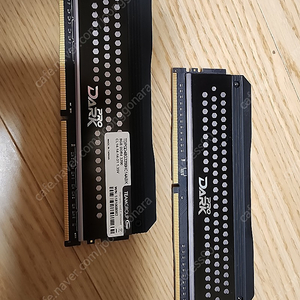 다크프로 ddr4 3200 cl14 삼성 B다이 8*2(16) 팝니다.