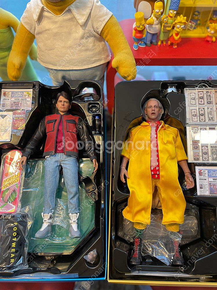 핫토이 백투더퓨쳐2 드로리안 + 마티 + 브라운박사 팝니다.--6