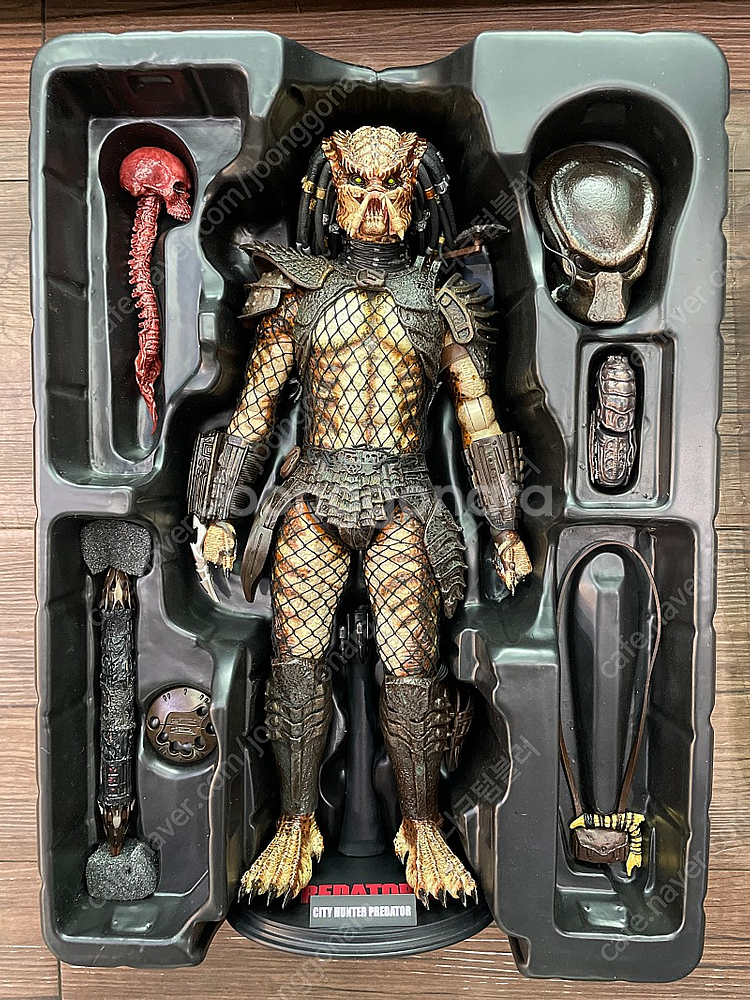 핫토이 프레데터2 시티헌터 프레데터 팝니다.--0