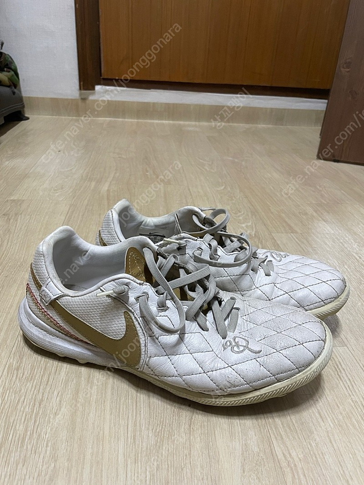 [250] 나이키 티엠포 레전드 7 프로 R10 호나우지뉴 풋살화--5