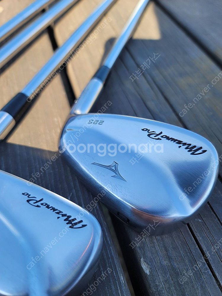 미즈노프로(정품) 225 다골105s 판매합니다.--0