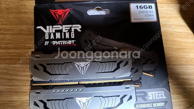 ddr4 4400hz 16(8*2) 팝니다.--0