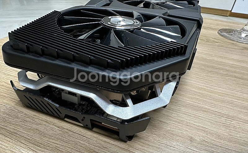 라데온 xfx rx5700xt 팝니다.--2