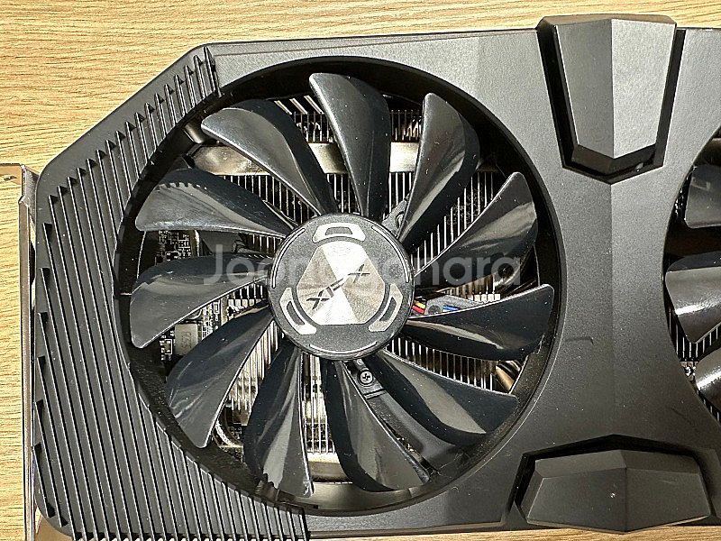 라데온 xfx rx5700xt 팝니다.--7
