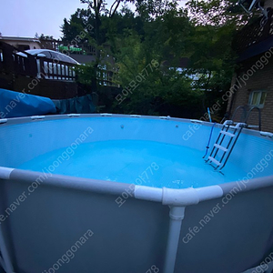 인텍스 수영장과 퓨어스파 일절