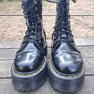 여성용 닥터마틴 8홀 제이든225