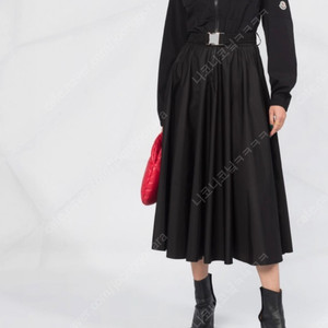 몽클레어 바람막이 원피스 66사이즈