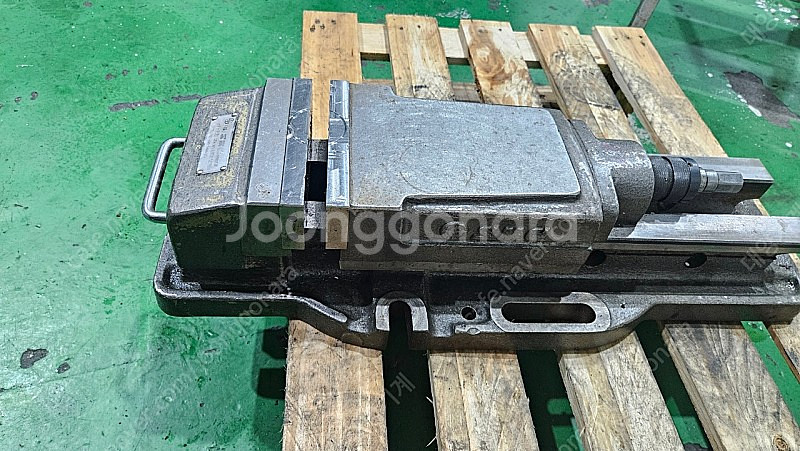 SMC HY-150 바이스판매합니다 6인치--1