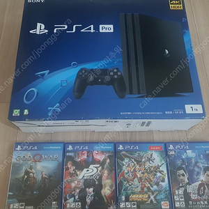 PS4 PRO 7017B + CD 4장 팝니다.