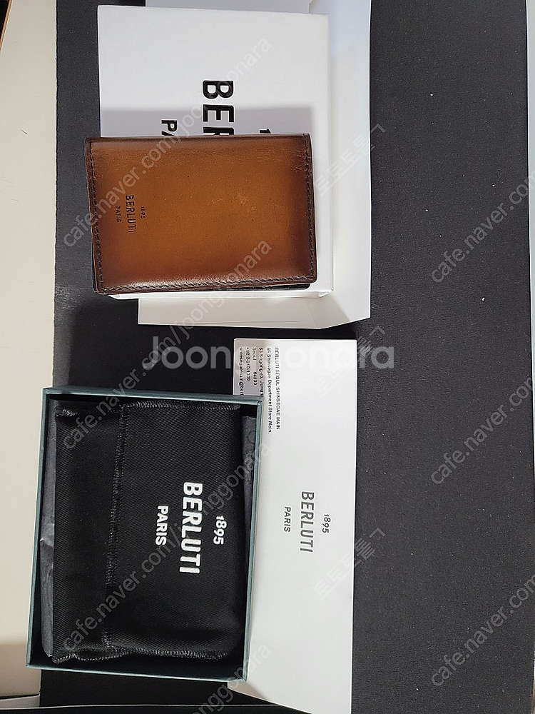 벨루티 카드지갑 팝니다.--0