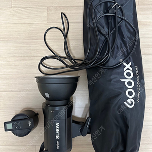 고독스 SL60w + 소프트박스 팝니다