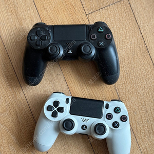 PS4 판매합니다.