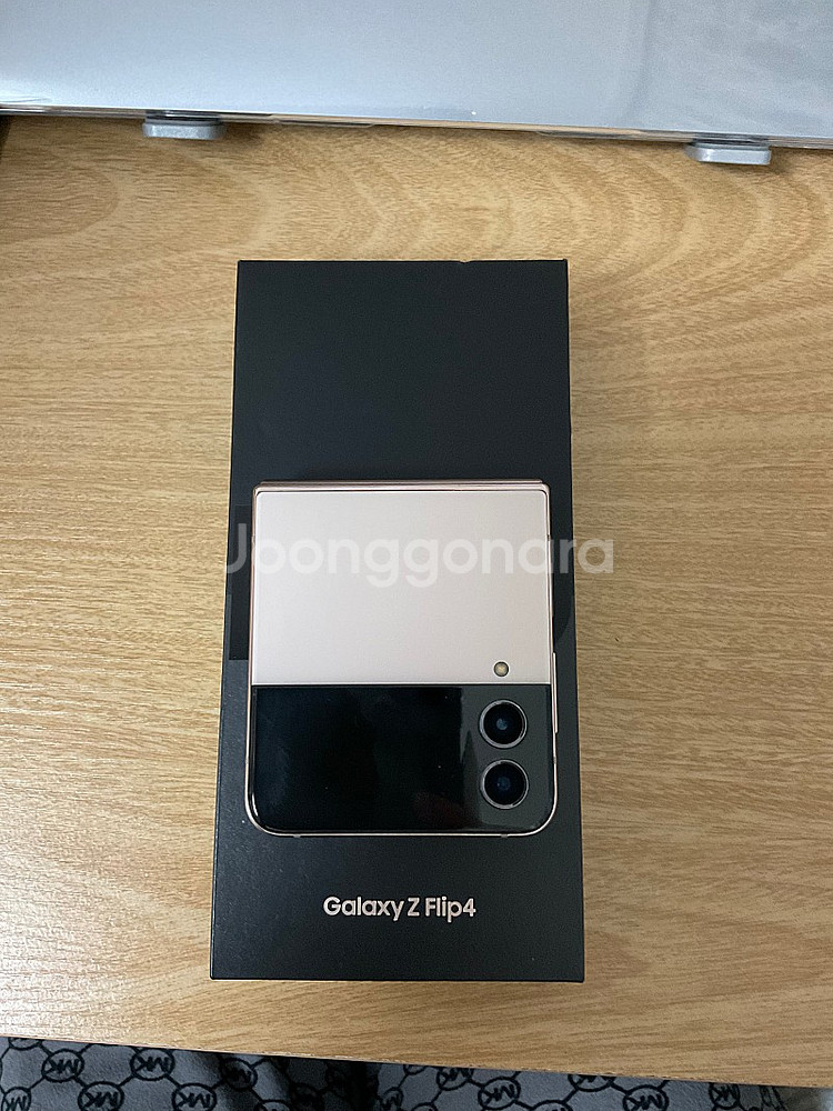 Z플립4 256GB 핑크골드 자급제 급처 합니다--0