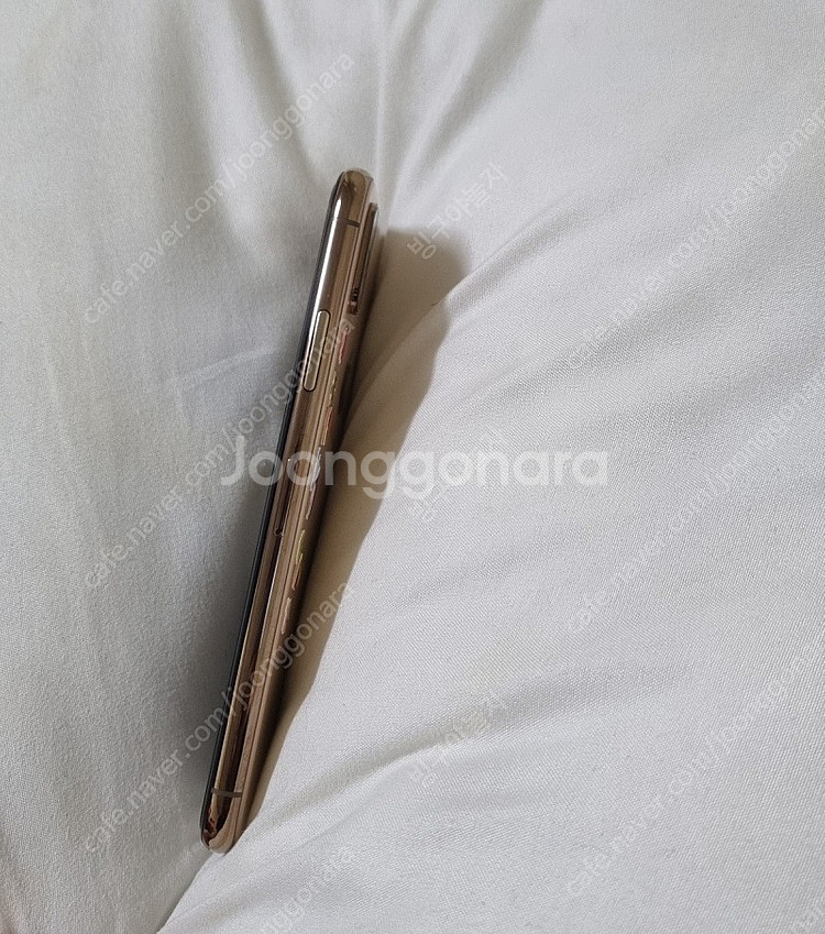 일산외택배 xs 256기가 골드 s급 26만--1