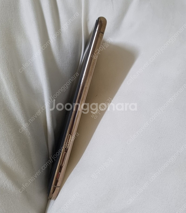 일산외택배 xs 256기가 골드 s급 26만--3