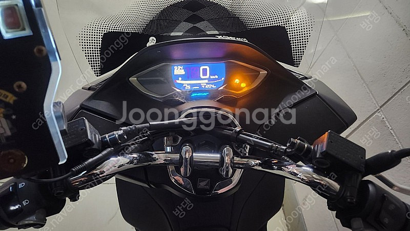 pcx 22년식 abs검정 배달세팅 팝니다--3