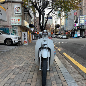 서울 마포구 혼다 2023 슈퍼커브 110cc 화이트 판매합니다.