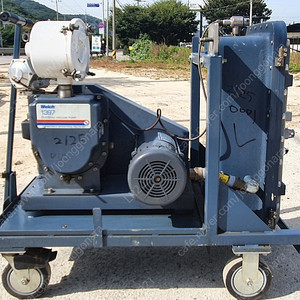 2.7kw 진공펌프 ( 레이볼드 sv100 ) / 1마력 흡입진공펌프 ( 웰치 1397 오일진공펌프 )