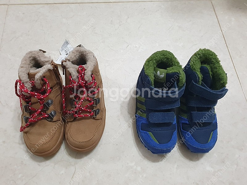 갭 GAP 부츠 새것과 아디다스 부츠 140--0