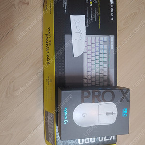 지슈라1(풀박) + 충전독 포함 + 커세어 K70 rgb pro opx 키보드