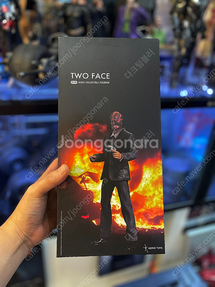 너브 토이 다크나이트 투페이스 팝니다.--0