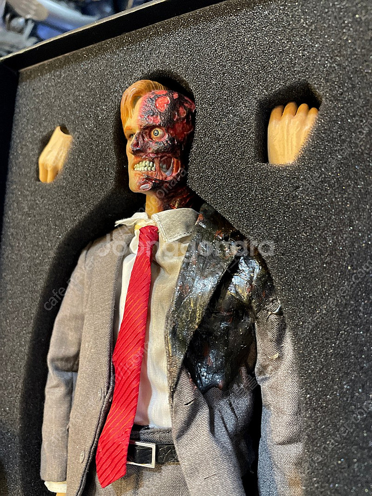 너브 토이 다크나이트 투페이스 팝니다.--3