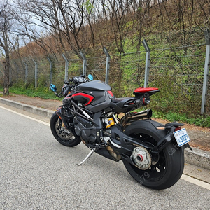 mvagusta rush1000 판매합니다