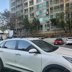 툴레 가로바 윙바엣지 블랙 상태 A급 팝니다 루프레일 플러시레일용