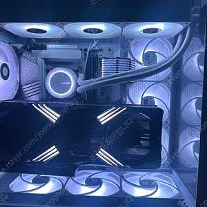 [개인] i7-14700KF / RTX4070Ti 하이엔드 게이밍 컴퓨터