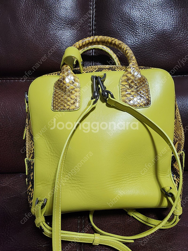 힐리앤서스 3ways 파이톤 백팩겸 숄더백--0