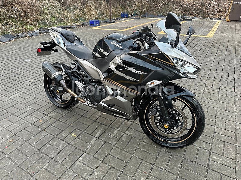 2019년식 가와사키 닌자 400 리미티드색상 판매함다--3