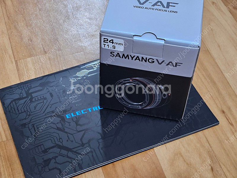 깔끔한 삼양 V-AF 24mm T1.9 팝니다.(BW필...--0