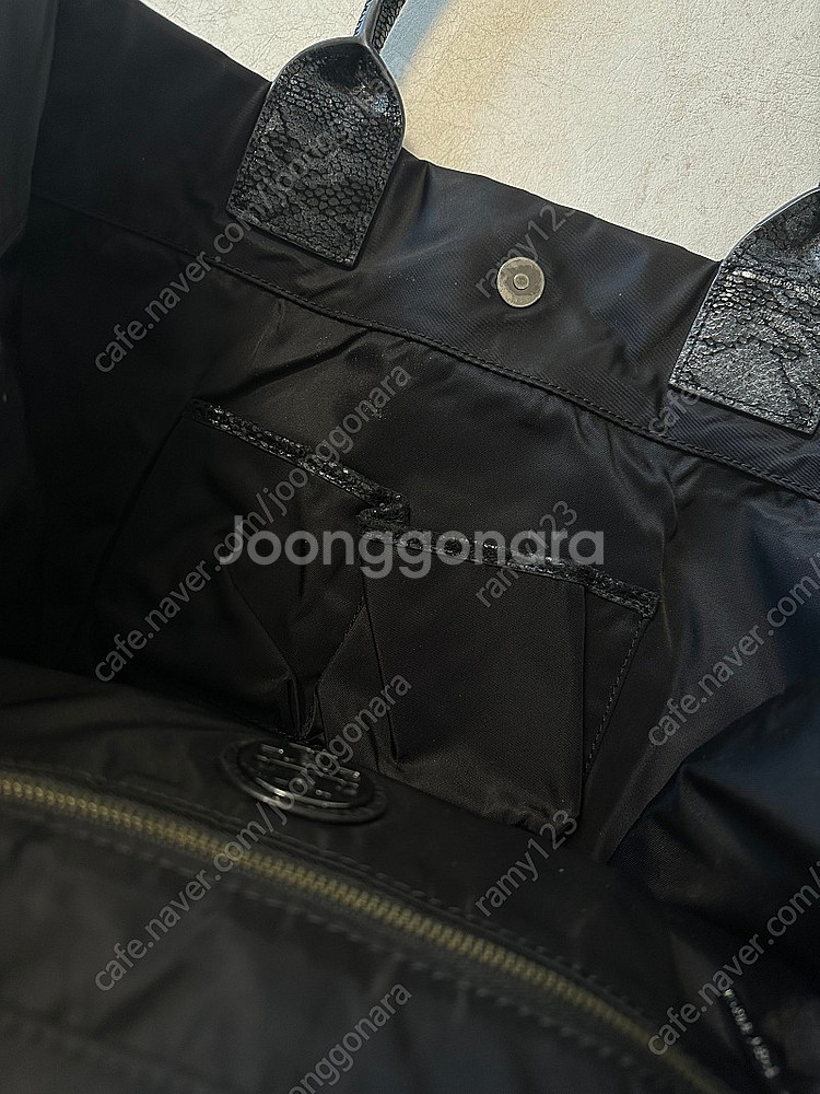 토리버치 엘라 뱀피 로고 토트백 라지--3