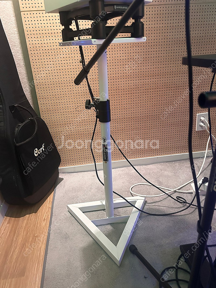 IMI 모니터 스피커 스탠드 판매합니다.--0