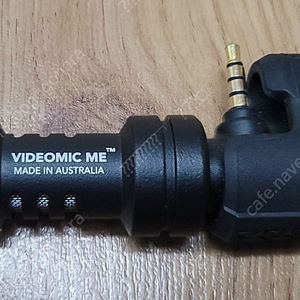 로데 비디오마이크me RODE VIDEOMIC ME Made in Australia 국내정품 입니다.예전에 휴대폰 녹음하기위해 구입한후 사용할일이 없어서 필요한분께 판매합니다,