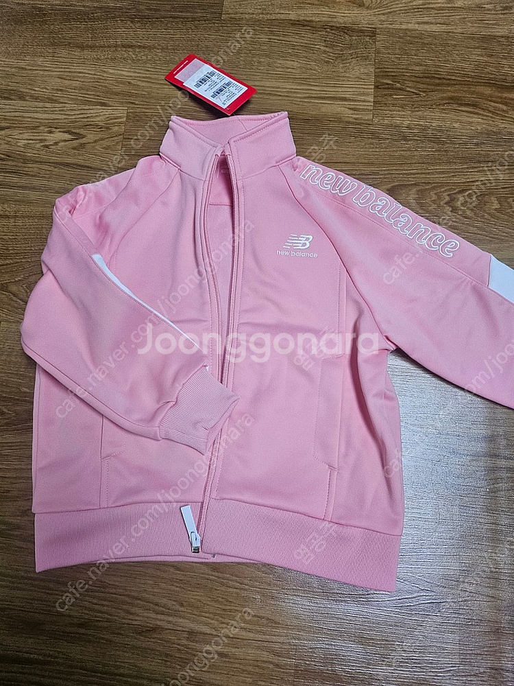 뉴발란스 키즈 여아 기모 트레이닝세트 120 택있는 새상품 택포 7만원--1